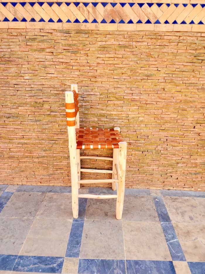 Marokkaanse Barkruk met Leren Rugleuning – Handgemaakte Houten Kruk - Afbeelding 4