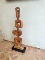 Abstracte Walnoothouten Totem – Handgemaakte Houten Sculptuur - Afbeelding 5