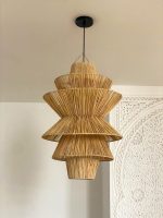 Handgeweven Raffia Hanglamp – Meerlagig Piramide Ontwerp - Afbeelding 6