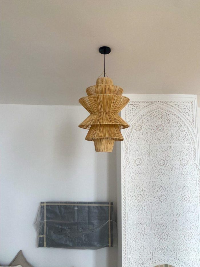 Handgeweven Raffia Hanglamp – Meerlagig Piramide Ontwerp - Afbeelding 7