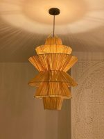 Handgeweven Raffia Hanglamp – Meerlagig Piramide Ontwerp