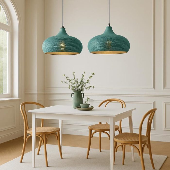 Gehamerde Messing Hanglamp met Turquoise Patina - Afbeelding 4