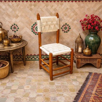 Marokkaanse Bohemian Houten Stoel met Wit Touw – Handgemaakt