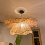 Handgemaakte Raffia Plafondlamp – Golvende Hanglamp