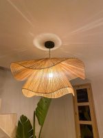 Handgemaakte Raffia Plafondlamp – Golvende Hanglamp