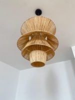 Handgeweven Raffia Hanglamp – Meerlagig Piramide Ontwerp - Afbeelding 4