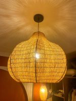 Handgeweven Raffia Hanglamp – Ronde Artisan Lamp - Afbeelding 2