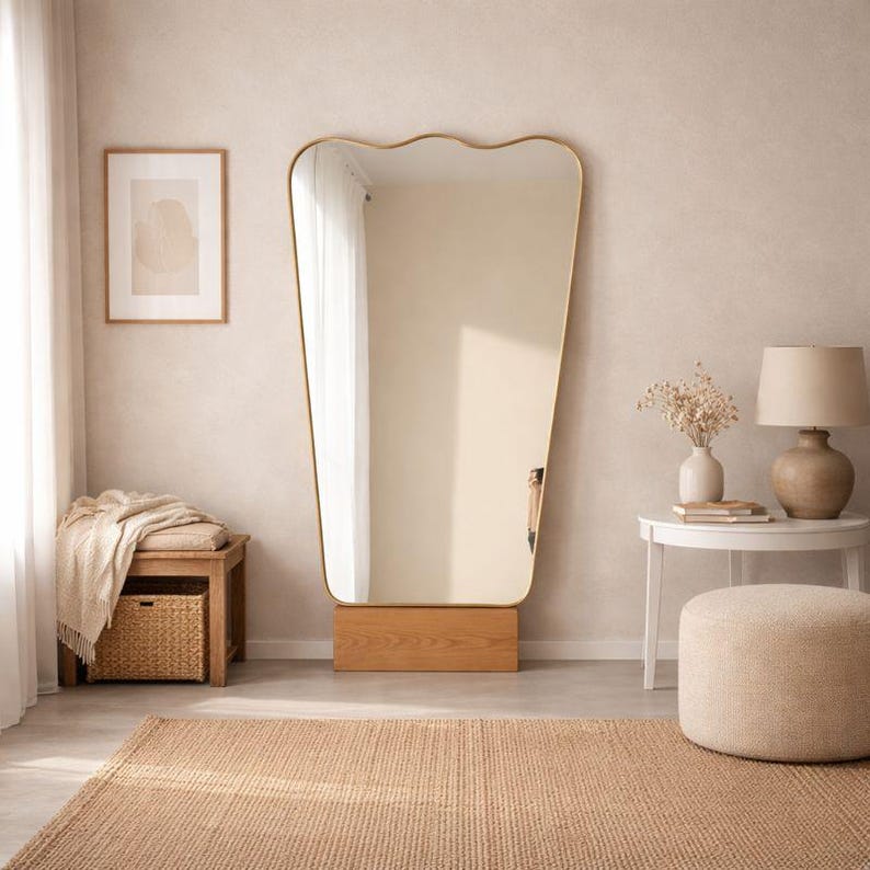 il_794xN.7566926697_cgfw Antieke Messing Gebogen Wandspiegel – Handgemaakt Design - Afbeelding 1