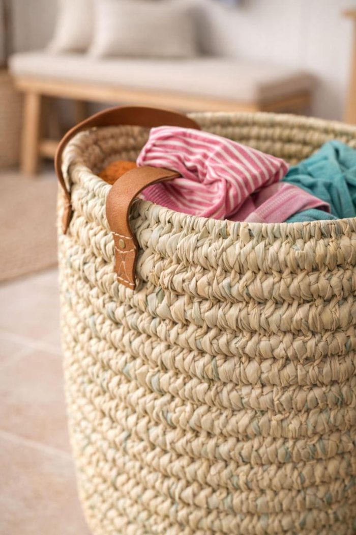 Natuurlijke Ronde Geweven Wasmand met Leren Handgrepen - Afbeelding 3