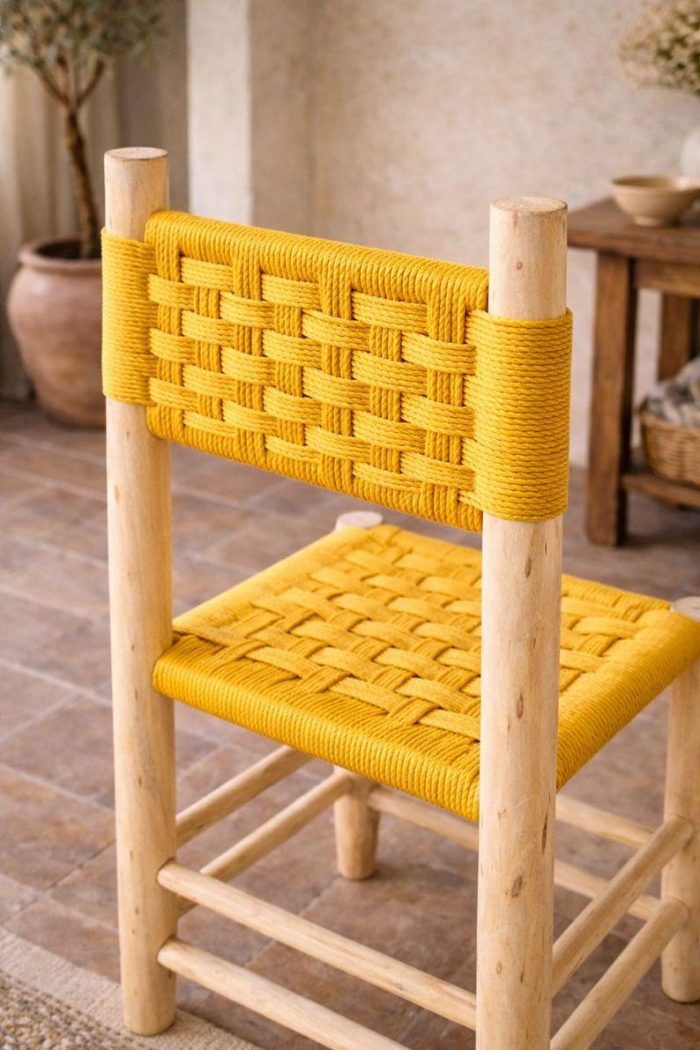 Marokkaanse Houten Stoel met Gele Touwzitting – Handgemaakt - Afbeelding 2