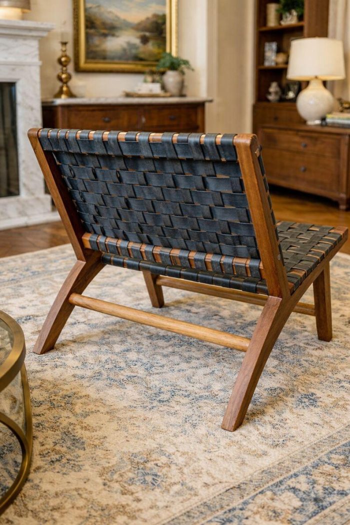 Marokkaanse Fauteuil van Walnoothout met Zwart Leer – Handgemaakte Lounge Stoel - Afbeelding 3