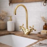 Gepolijste Gouden Wastafelkraan – Klassieke Kruishendels, Landelijke Stijl