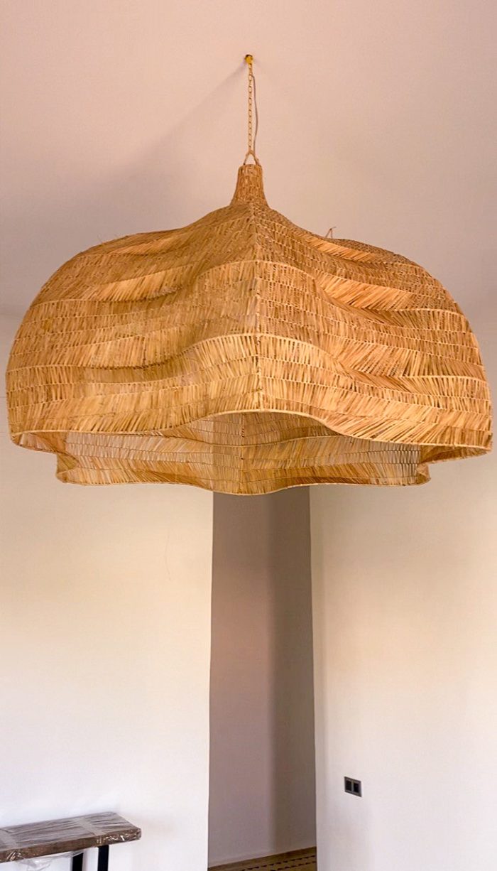 Sculptural Raffia Pendant Light – Handmade Moroccan Wavy Ceiling Lamp