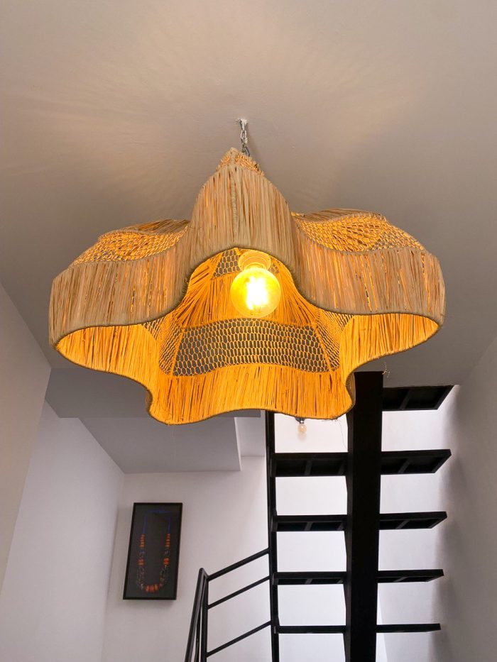 Sculptural Raffia Pendant Light – Handmade Moroccan Wavy Ceiling Lamp
